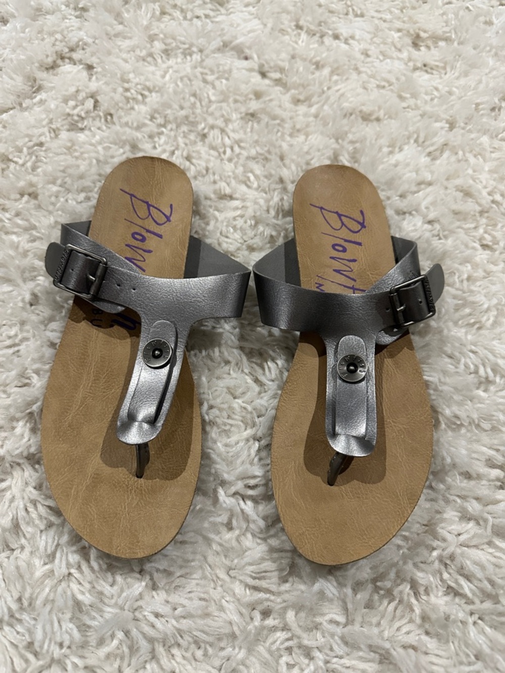 BLOWFISH Y2K Bohemian Metallic Pewter T-Strap Thong Sandals NWOT Sz 6.5